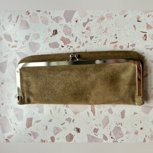Banana Republic Suede Clutch magnetic clasp Excellent condition